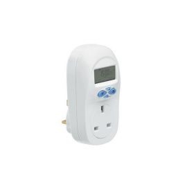 White 7 Day Electronic Plug-in Timer & Adaptor 24 On/Off settings 230V image