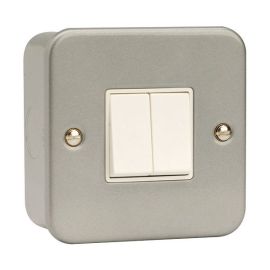 Click CL012B Essentials Metal Clad 2 Gang 10AX 2 Way No Knockouts Plate Switch
