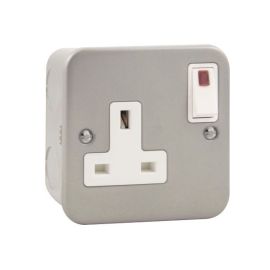 Click CL835 Essentials Metal Clad 1 Gang 13A 2 Pole Neon Switched Socket Outlet