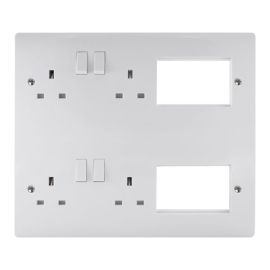 Click CMA606 New Media Polar White 4x 13A 2 Pole Switched Socket 6 Aperture Combination Plate image
