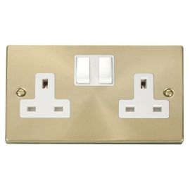 Click VPSB036WH Deco Satin Brass 2 Gang 13A 2 Pole Switched Socket - White Insert image