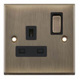 Selectric 7MPRO-621 7MPRO Antique Brass 1 Gang 13A Switched Socket image