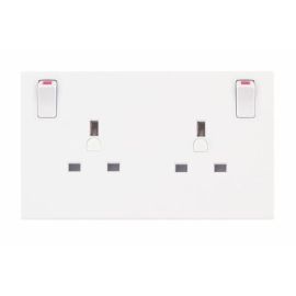 Selectric LGBULKCON Square White 1 Gang to 2 Gang 13A Switched Converter Socket image