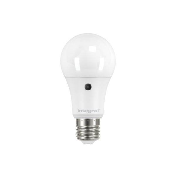 Integral LED ILGLSE27SC043 8W 2700K E27 White Frosted Classic Globe LED Lamp