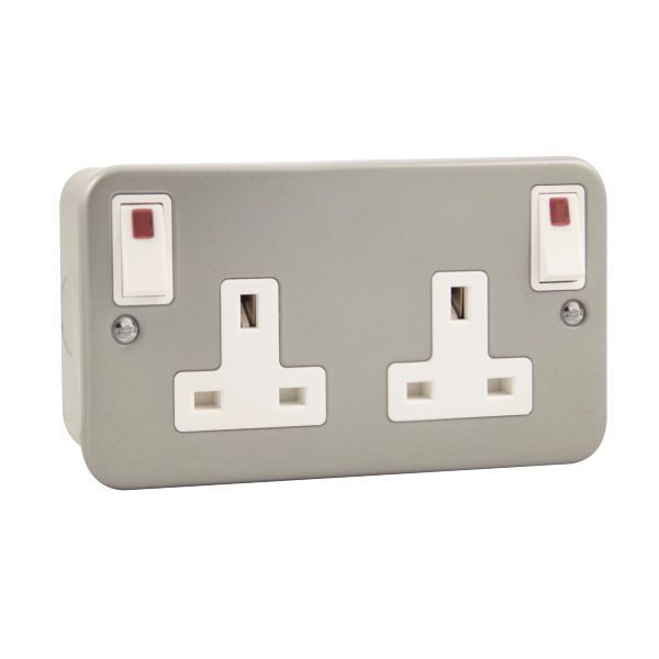 Click CL840 Essentials Metal Clad 2 Gang 13A 2 Pole Outboard Rockers Neon Switched Socket Outlet