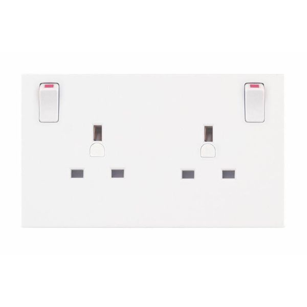 Selectric LGBULKCON Square White 1 Gang to 2 Gang 13A Switched Converter Socket